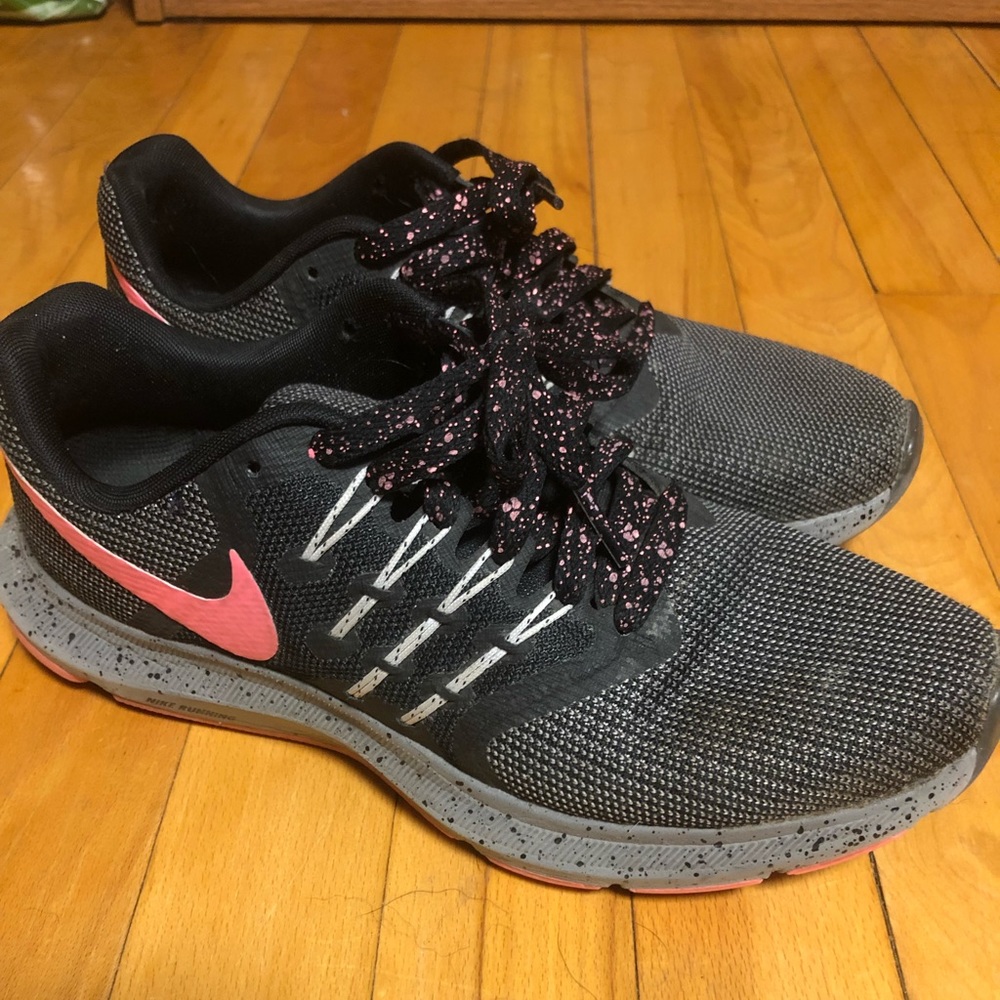 Size 7 Nike running shoes
